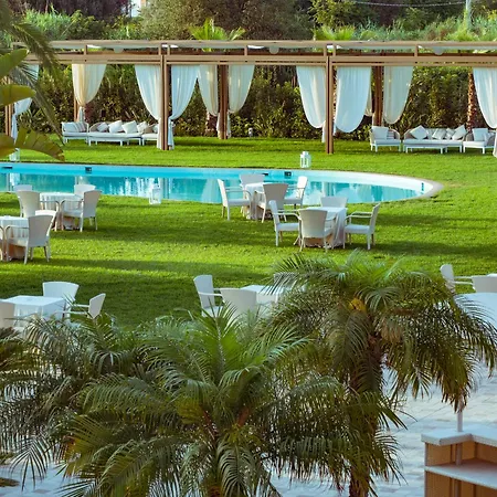 Hotel Grand President 4*