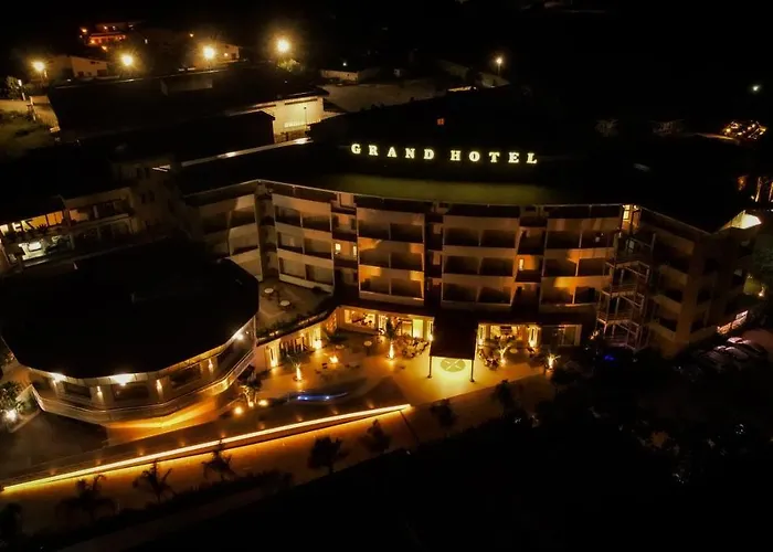 Grand President Hotel 4*