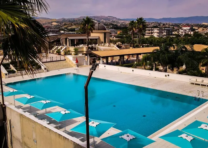 Hotel Grand President 4*