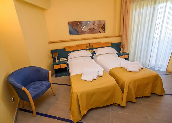 Grand President Hotel 4*