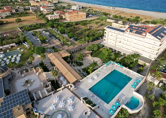 Grand President Hotel 4*