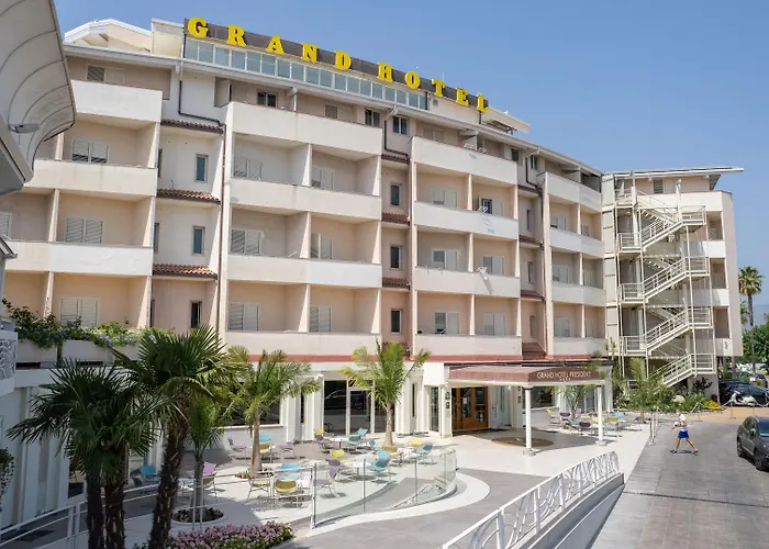 Grand President Hotel