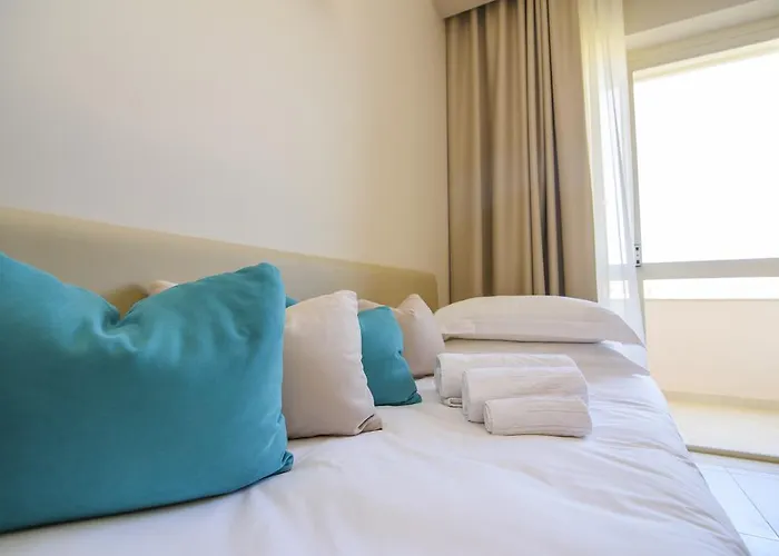 Hotel Grand President 4*