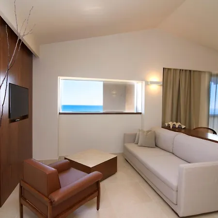 Grand President Hotell 4*