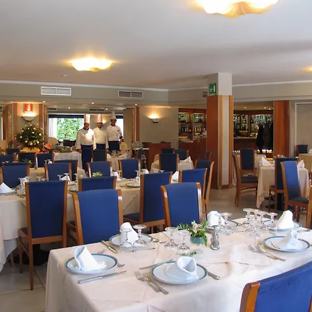 Hotel Grand President 4*